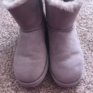 Super cute bailey bow uggs.